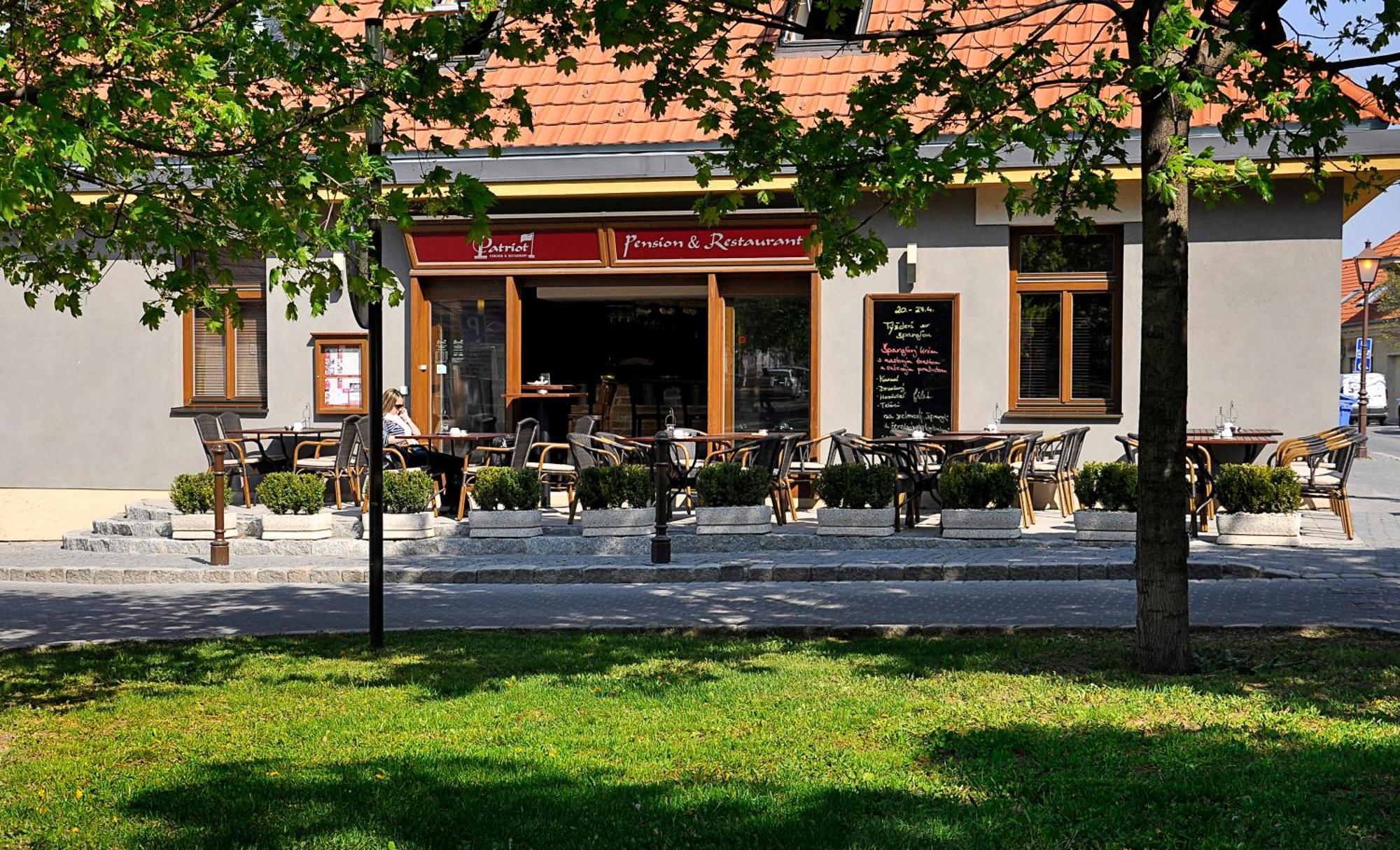 Pension & Restaurant Patriot Trnava Bed and Breakfast Exterior foto